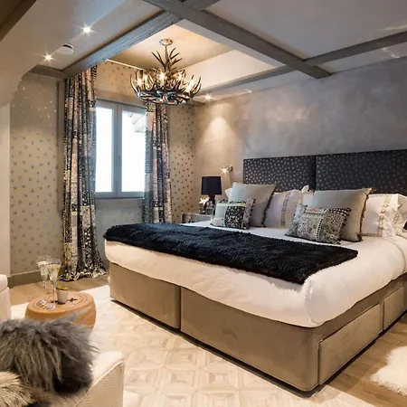 Appartement Unique A Courchevel 1850 Avec Jacuzzi Et Parking - Fr-1-564-135