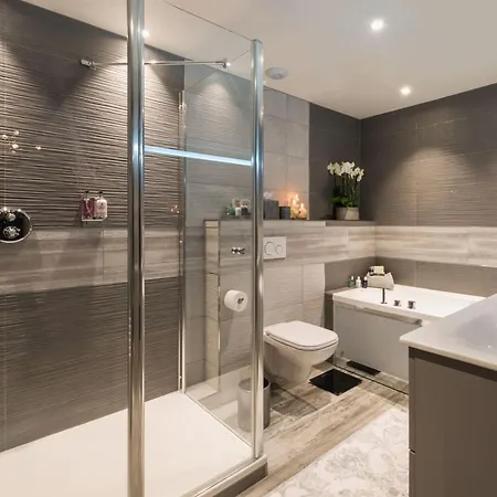 Appartement Unique A Courchevel 1850 Avec Jacuzzi Et Parking - Fr-1-564-135 Apartment